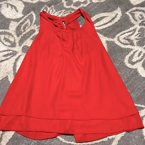 Twenty second gorgeous red top. Like new. - Picture 1 of 4